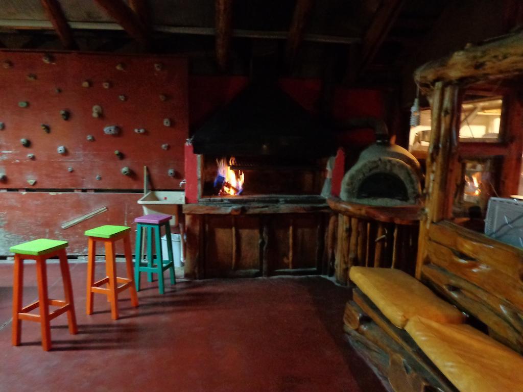 Wood House Hostel San Carlos de Bariloche Exteriör bild