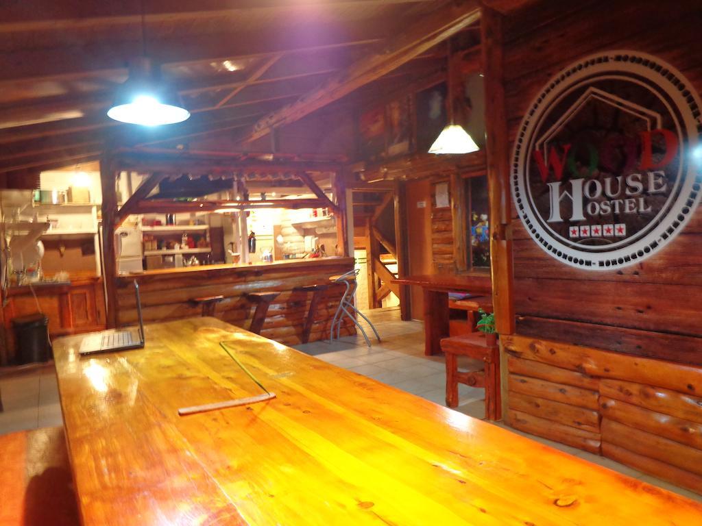 Wood House Hostel San Carlos de Bariloche Exteriör bild