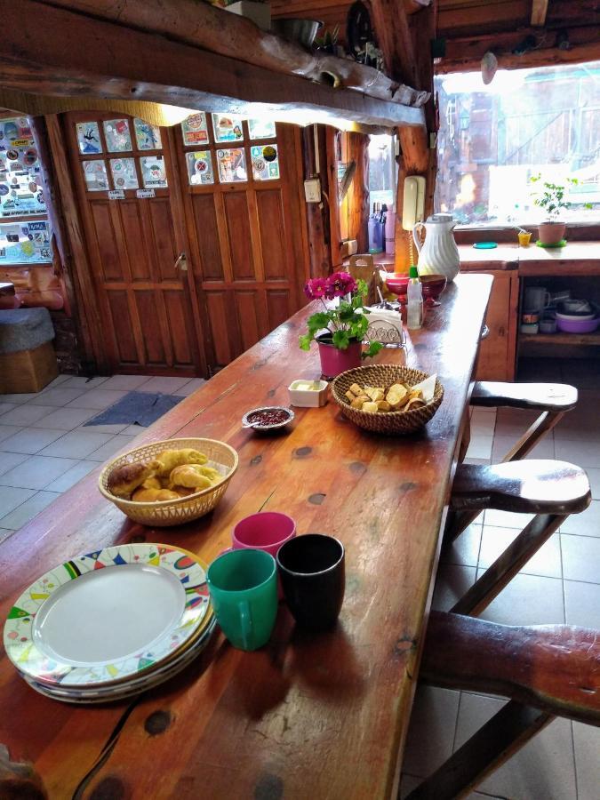 Wood House Hostel San Carlos de Bariloche Exteriör bild